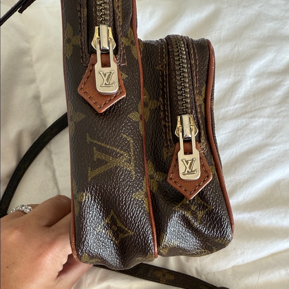 Louis Vuitton Monogram Amazone Messenger Bag - Picture 5 of 13